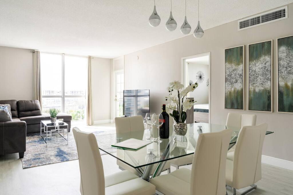 Luxury Stylish Oceanfront 2 Bedroom 2 Bathroom In Hollywood Fl Exterior foto