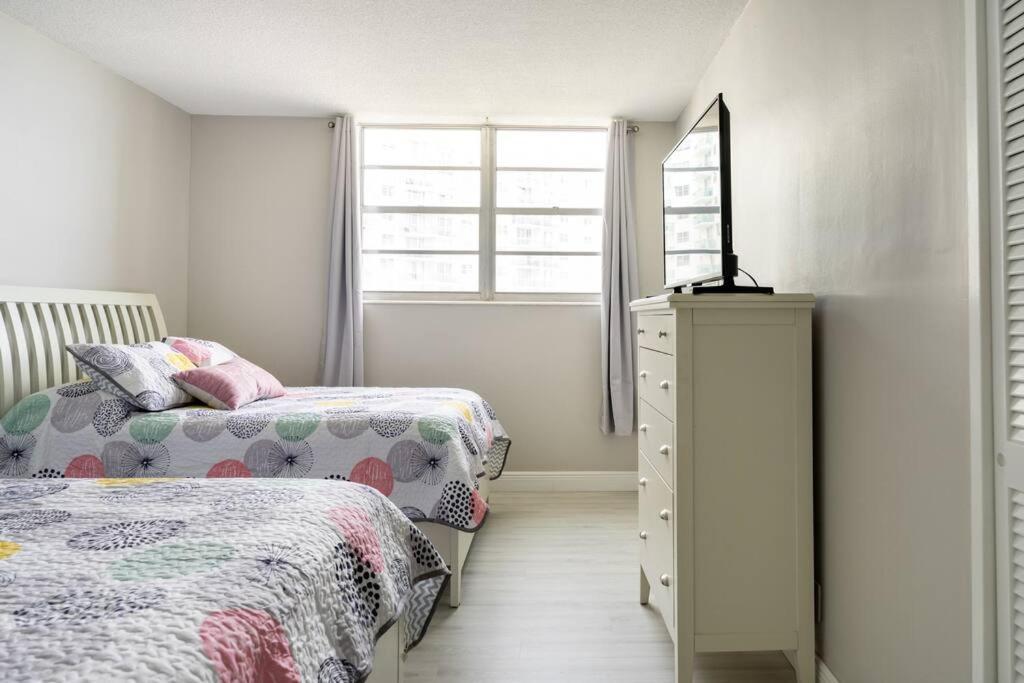 Luxury Stylish Oceanfront 2 Bedroom 2 Bathroom In Hollywood Fl Exterior foto