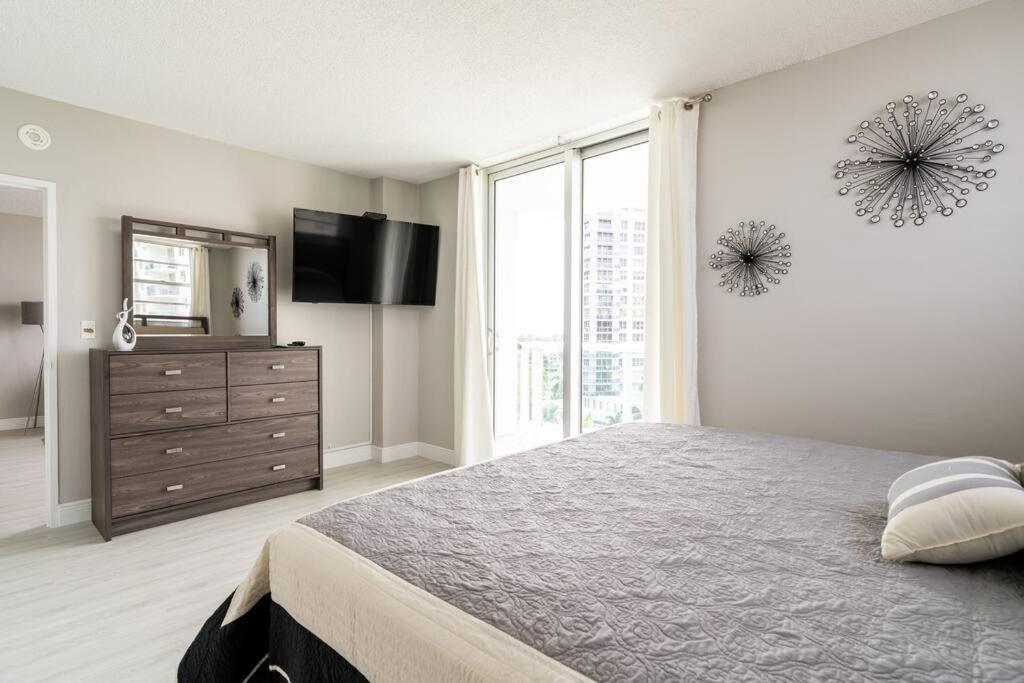 Luxury Stylish Oceanfront 2 Bedroom 2 Bathroom In Hollywood Fl Exterior foto