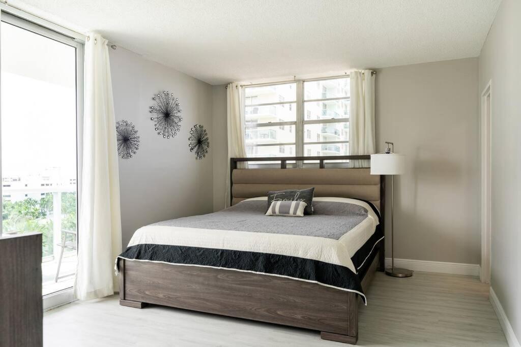 Luxury Stylish Oceanfront 2 Bedroom 2 Bathroom In Hollywood Fl Exterior foto